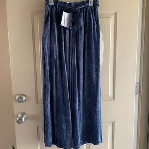 NWT Lularoe Dianne pants. Denim blue size medium.
